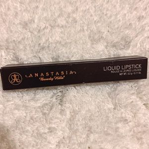 Anastasia Liquid Lipstick in Ashton